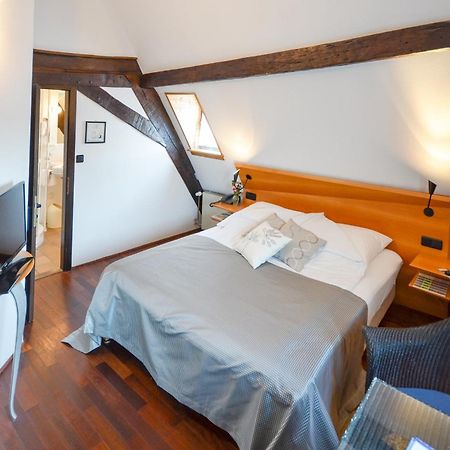 Restaurant & ****Hotel Hoeerhof Idstein Habitación foto